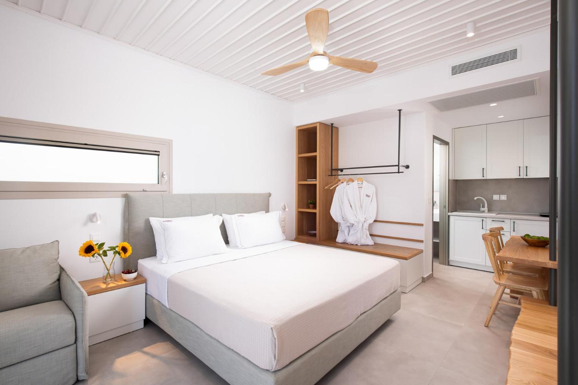 Sourinis Luxury Suites ลิเมนาเรีย ภายนอก รูปภาพ