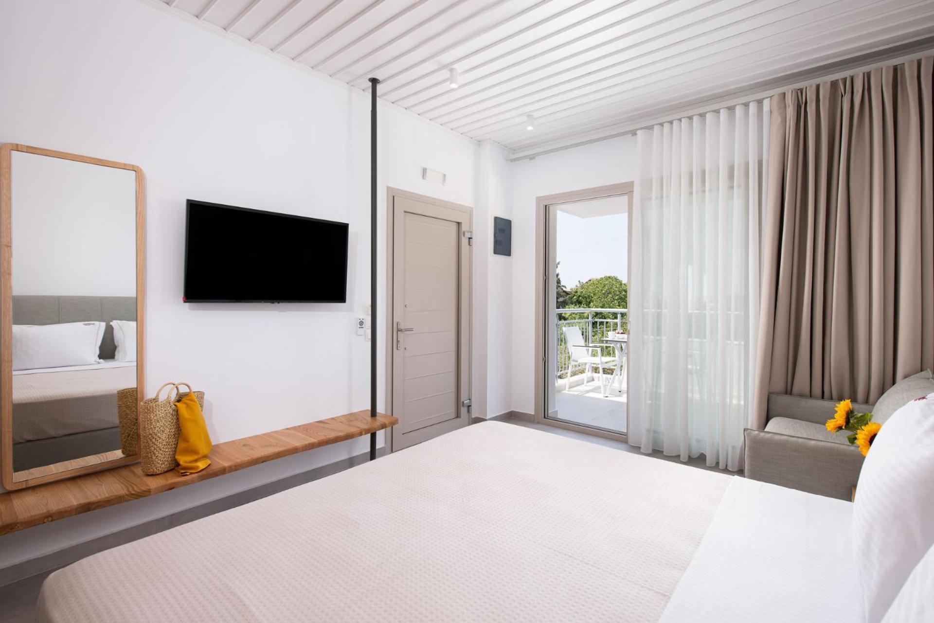 Sourinis Luxury Suites ลิเมนาเรีย ภายนอก รูปภาพ