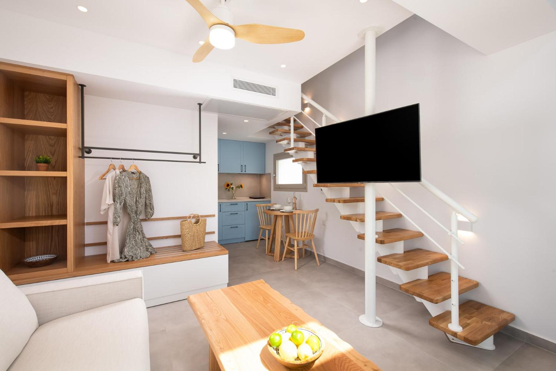 Sourinis Luxury Suites ลิเมนาเรีย ภายนอก รูปภาพ