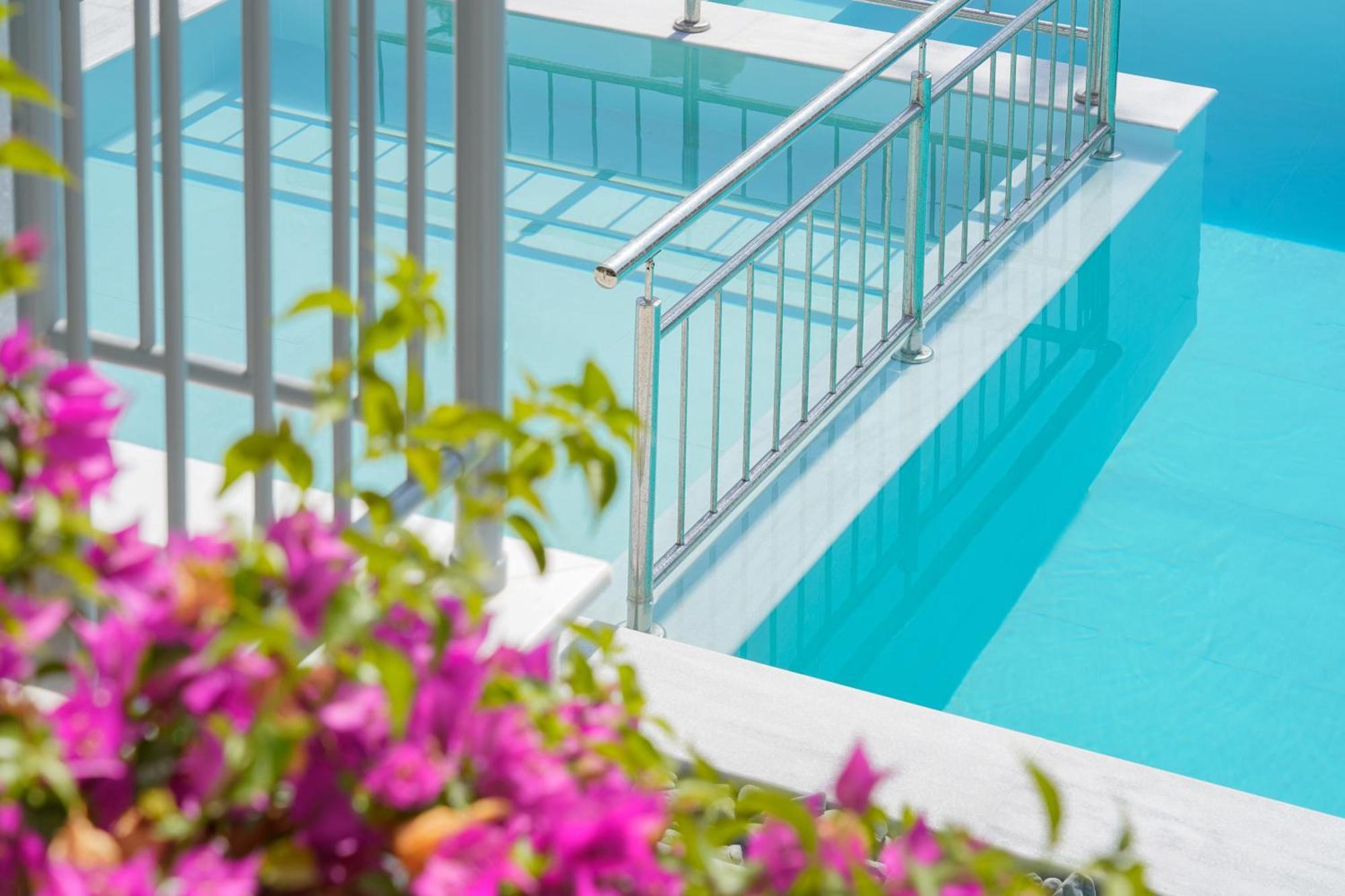 Sourinis Luxury Suites ลิเมนาเรีย ภายนอก รูปภาพ